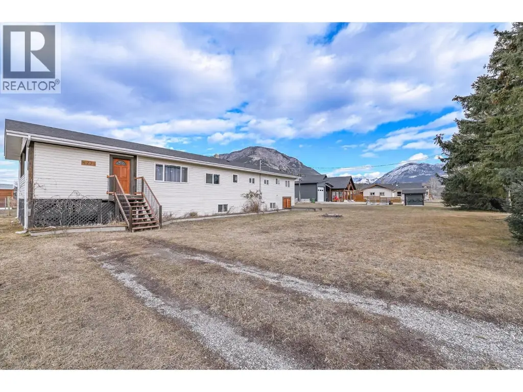 4771 Baillie Grohman Avenue, Canal Flats